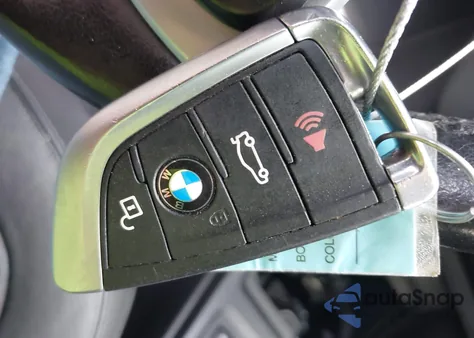 2017 BMW X1 xDrive28I z USA, uszkodzony, nr VIN WBXHT3Z30H4A52084